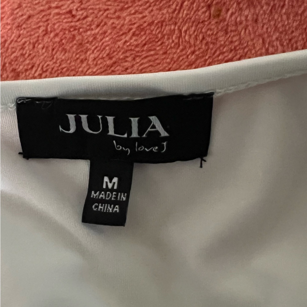 Julia By Love J White Ruffled Long Sleeve Top NWOT Size M - Picture 10 of 11
